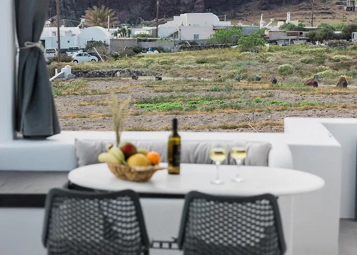 Red Harmony Modestos * Akrotírion