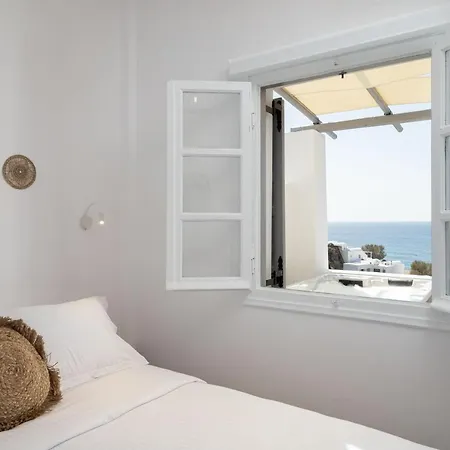 Red Harmony Modestos * Akrotírion