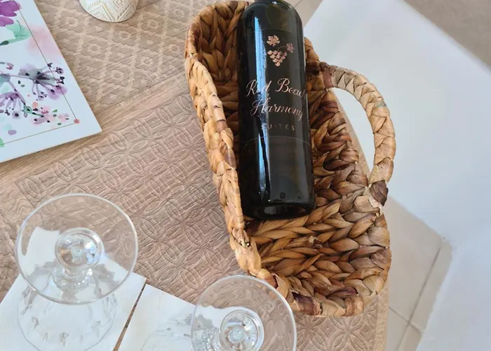 Red Harmony Modestos