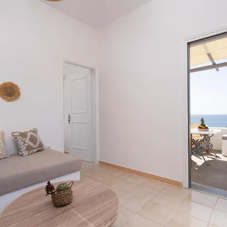 Red Harmony Modestos * Akrotírion