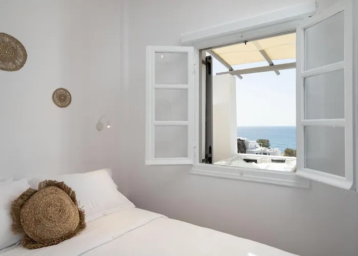 Red Harmony Modestos * Akrotírion