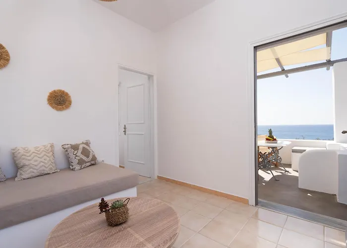 Red Harmony Modestos * Akrotírion