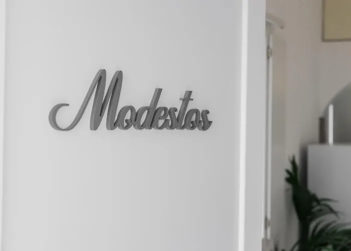 Red Harmony Modestos *